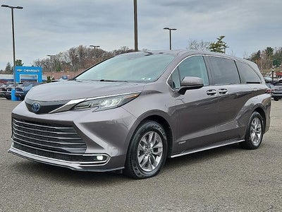 2021 Toyota Sienna XLE
