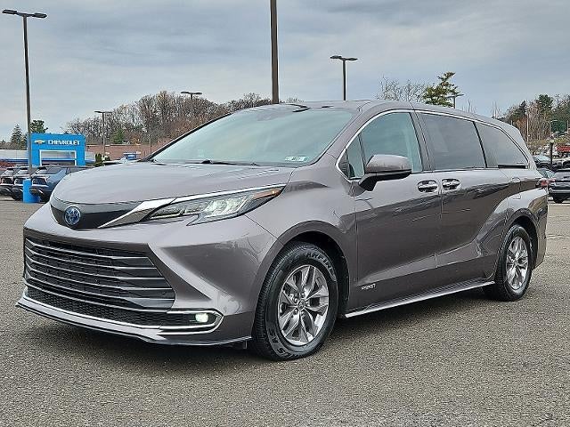2021 Toyota Sienna XLE