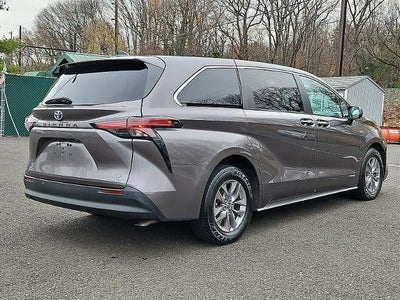 2021 Toyota Sienna XLE